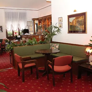 hotel-serena-varazze.hotelitalianriviera.com/